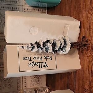 Department 56 Village Large 10.5" Pole Pine cold cast porcelain